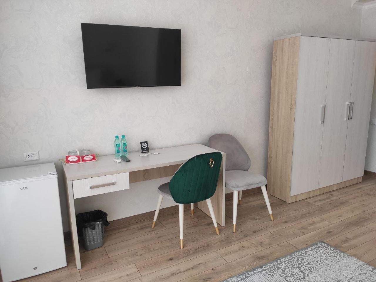 Status Hotel Karshi Extérieur photo